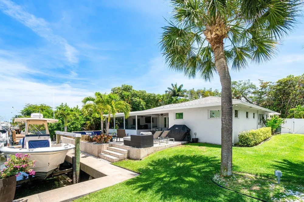 106 Periwinkle Drive Hypoluxo, FL 33462