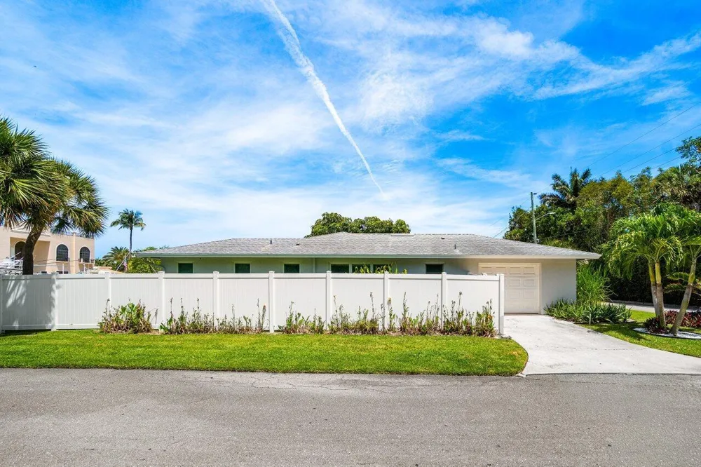 106 Periwinkle Drive Hypoluxo, FL 33462