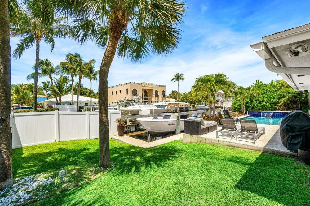 106 Periwinkle Drive Hypoluxo, FL 33462
