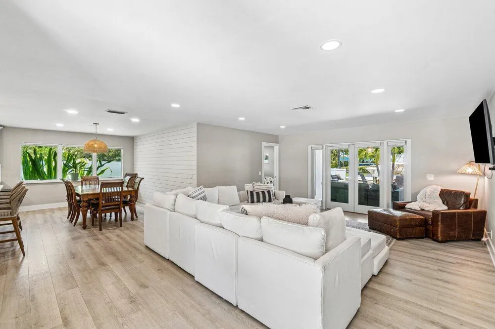 106 Periwinkle Drive Hypoluxo, FL 33462