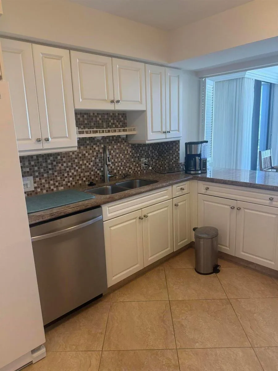 120 Lakeshore Drive #435 North Palm Beach, FL 33408