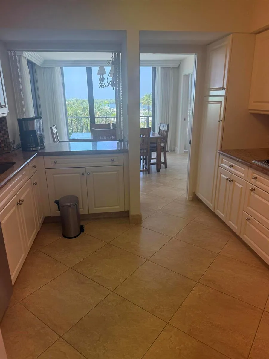 120 Lakeshore Drive #435 North Palm Beach, FL 33408