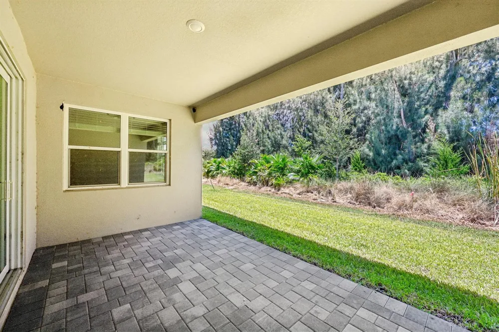 5621 Hampton Park Circle Vero Beach, FL 32966