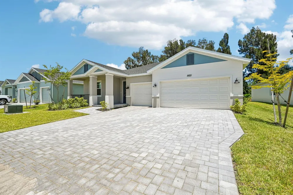 5621 Hampton Park Circle Vero Beach, FL 32966