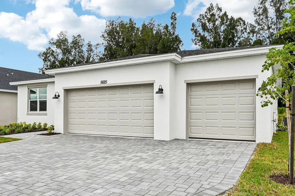 5625 Hampton Park Circle Vero Beach, FL 32966