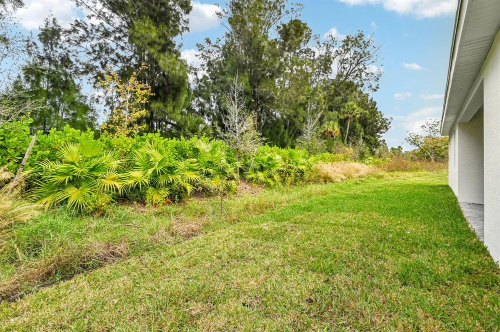 5625 Hampton Park Circle Vero Beach, FL 32966