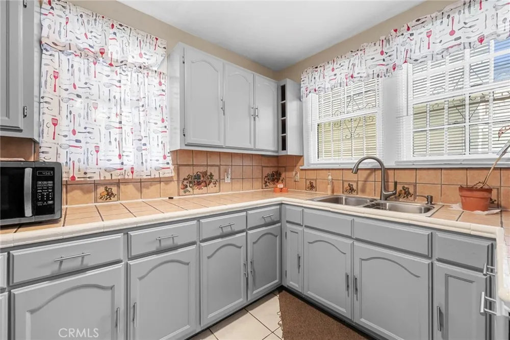 428 S Hoover. ST. Los Angeles, CA 90020