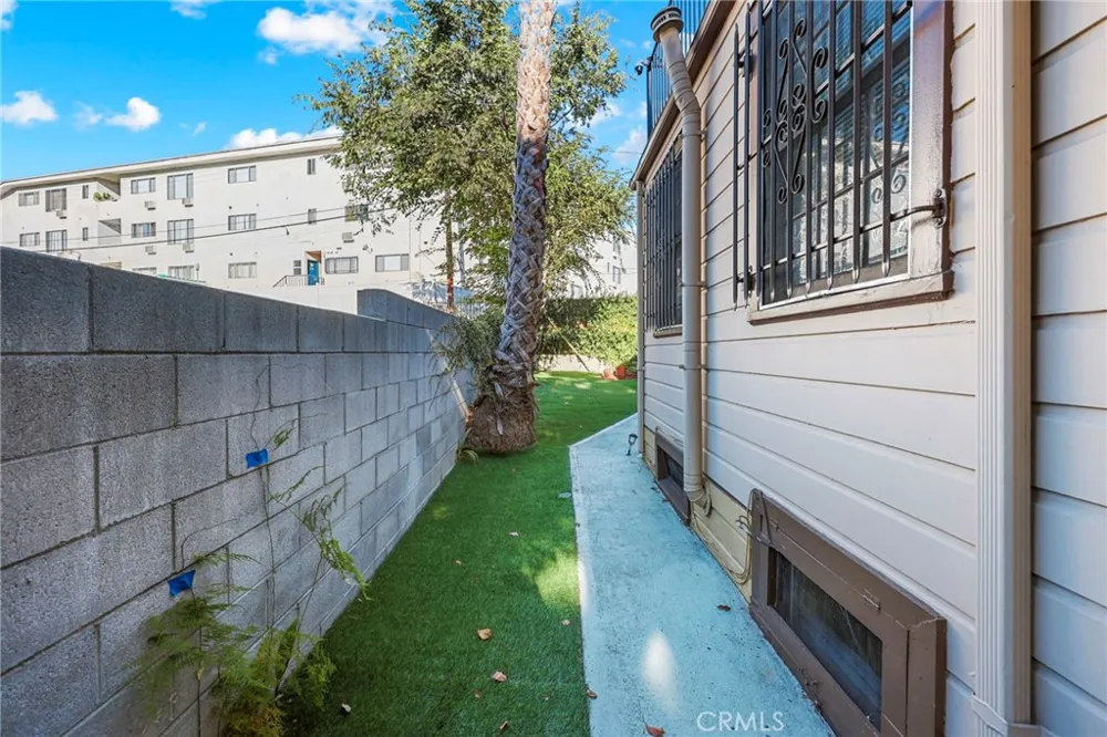 428 S Hoover. ST. Los Angeles, CA 90020