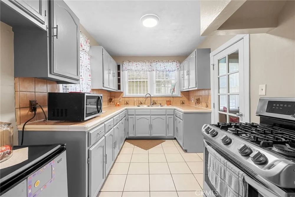 428 S Hoover. ST. Los Angeles, CA 90020