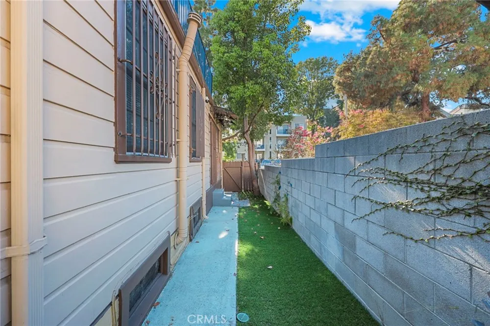 428 S Hoover. ST. Los Angeles, CA 90020