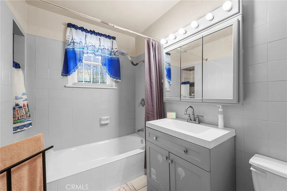 428 S Hoover. ST. Los Angeles, CA 90020