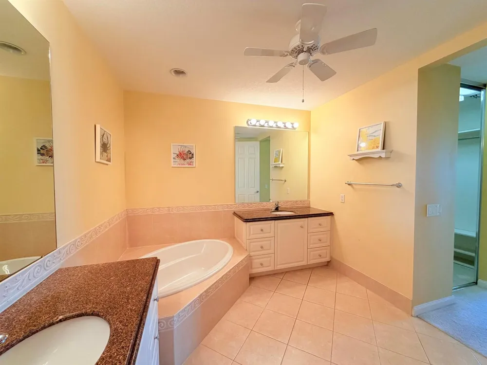 29 Harbour Isle Drive W #Ph01 Hutchinson Island, FL 34949