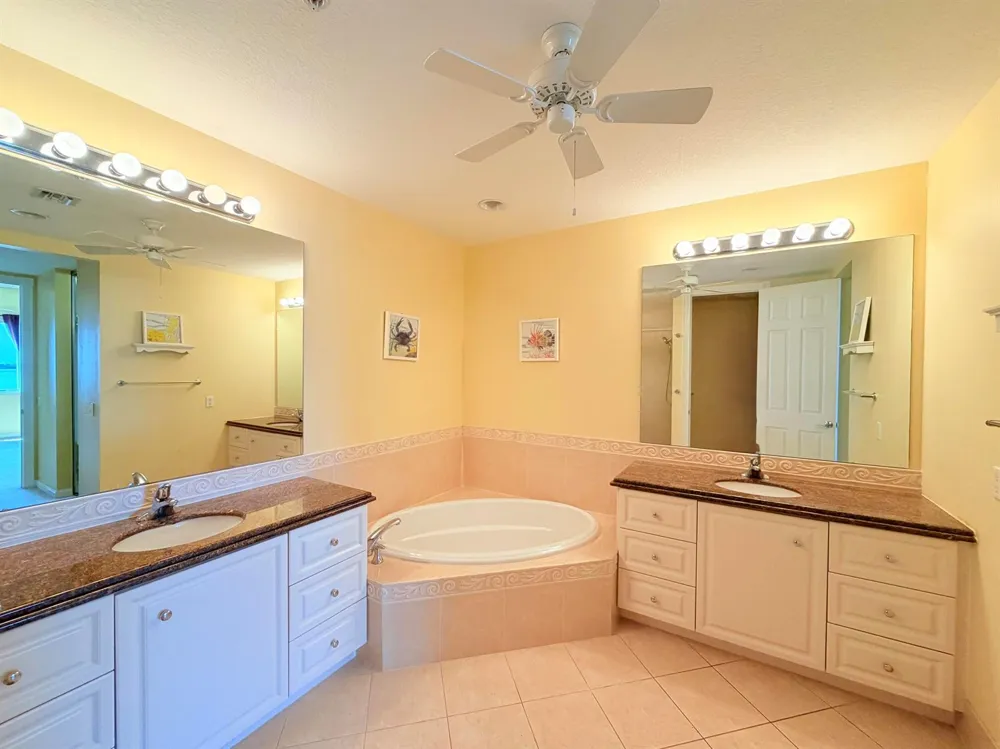 29 Harbour Isle Drive W #Ph01 Hutchinson Island, FL 34949
