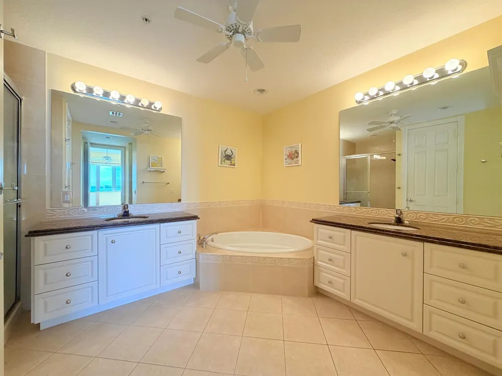 29 Harbour Isle Drive W #Ph01 Hutchinson Island, FL 34949