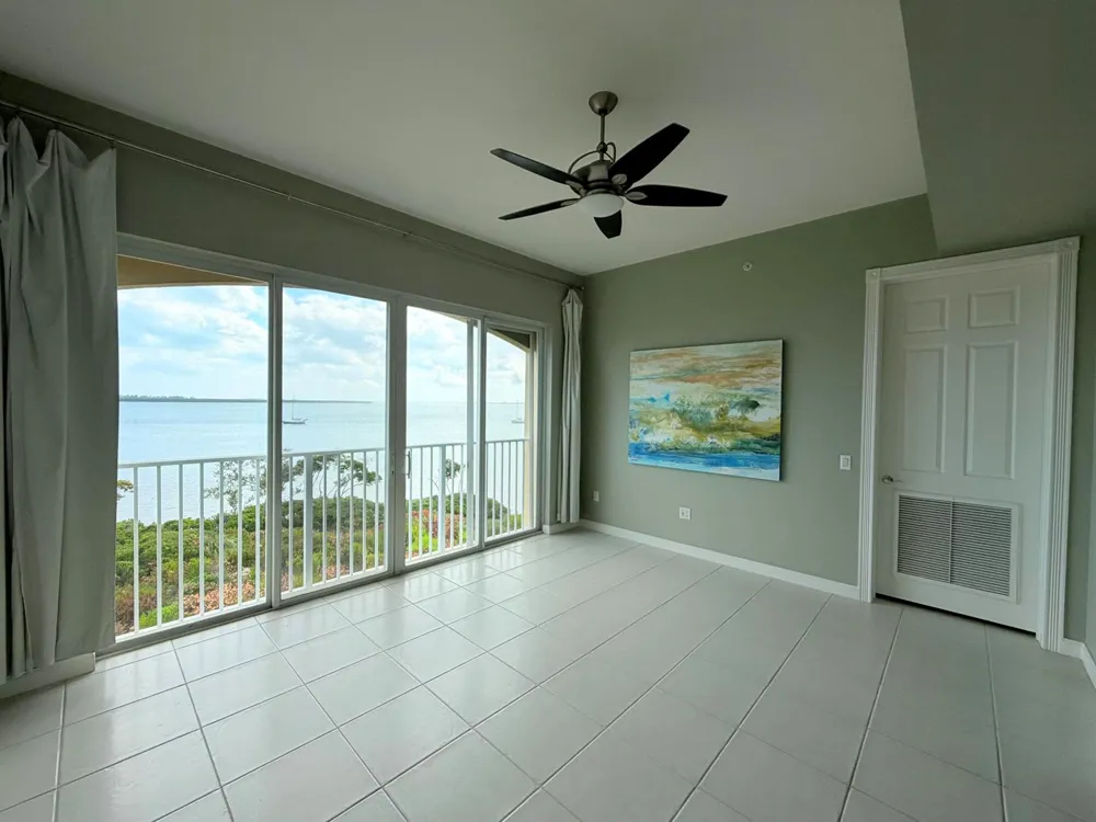 29 Harbour Isle Drive W #Ph01 Hutchinson Island, FL 34949
