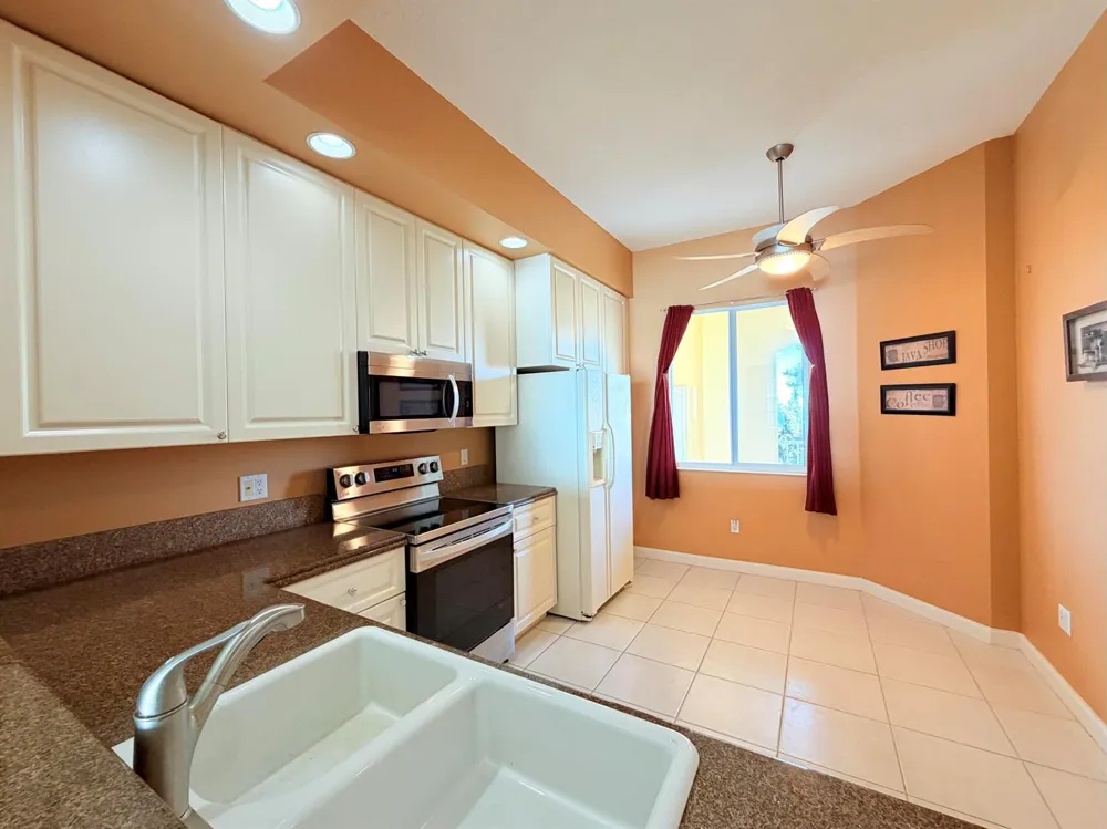 29 Harbour Isle Drive W #Ph01 Hutchinson Island, FL 34949