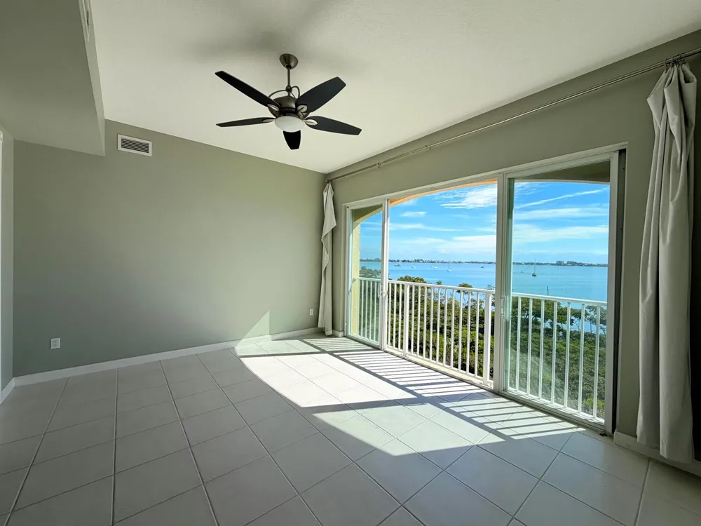 29 Harbour Isle Drive W #Ph01 Hutchinson Island, FL 34949