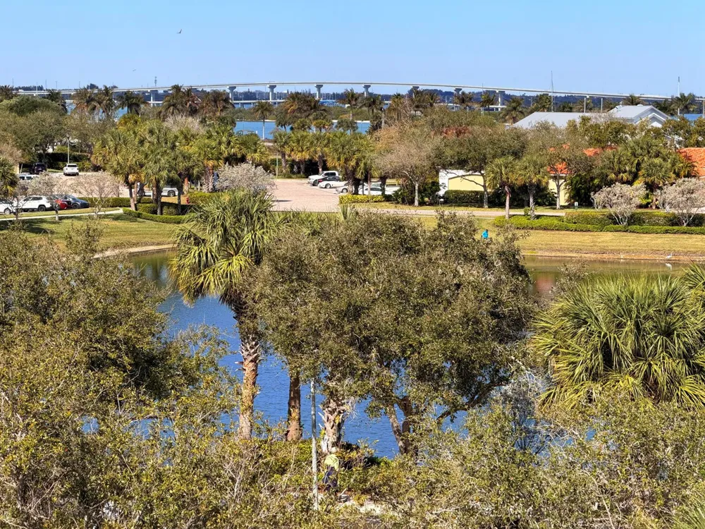 29 Harbour Isle Drive W #Ph01 Hutchinson Island, FL 34949