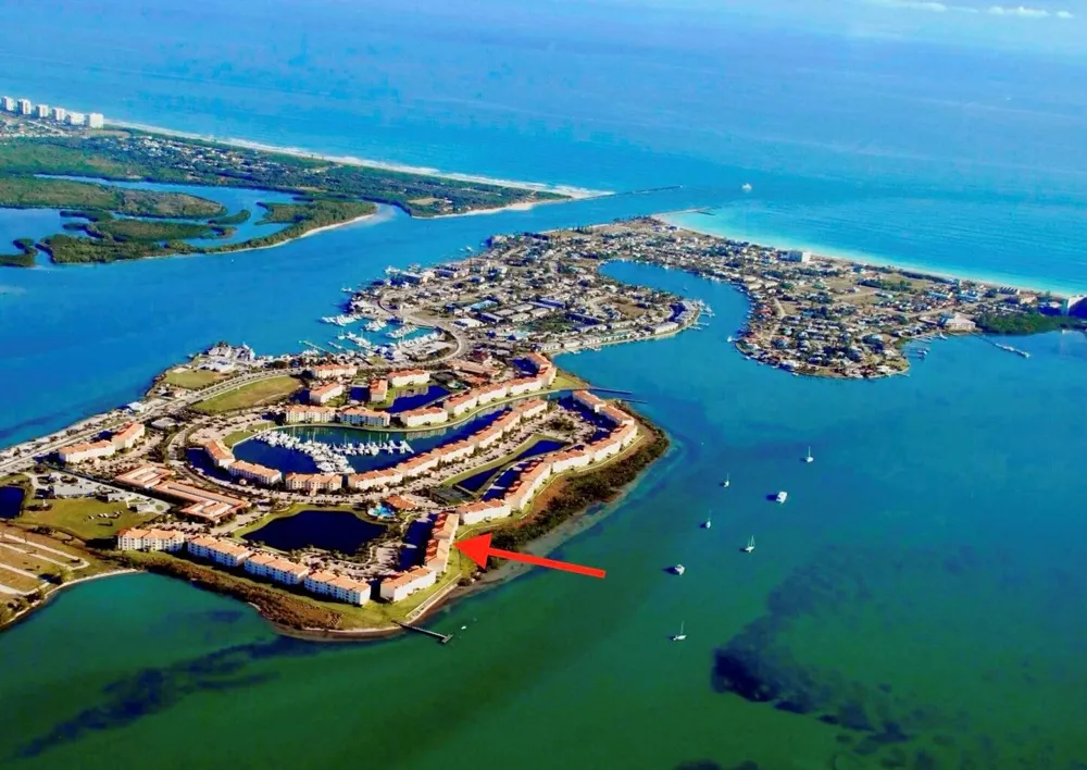 29 Harbour Isle Drive W #Ph01 Hutchinson Island, FL 34949
