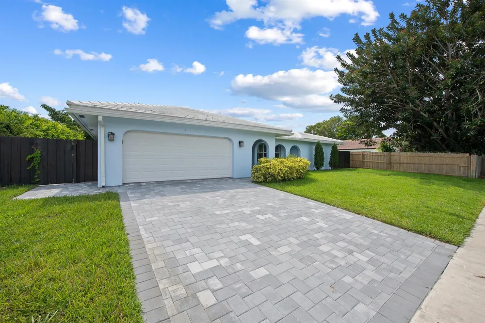 3244 NW 25th Way Boca Raton, FL 33434