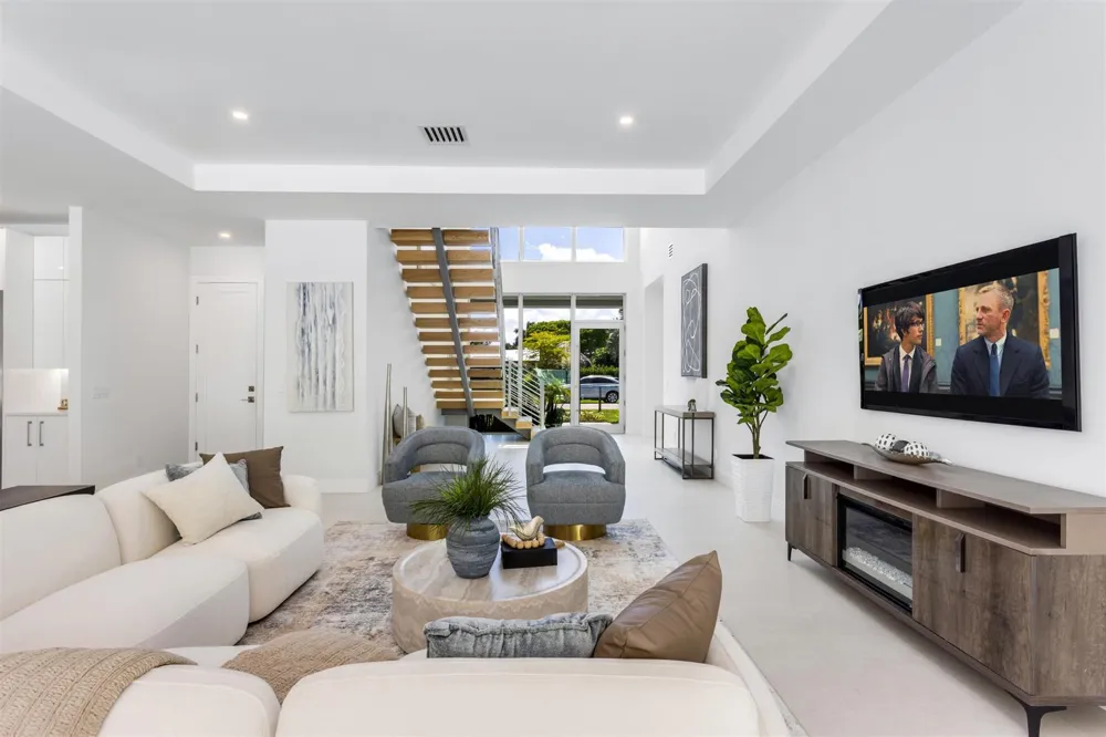 417 Lake Drive Delray Beach, FL 33444