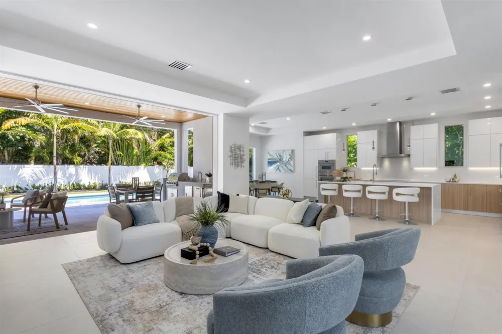417 Lake Drive Delray Beach, FL 33444
