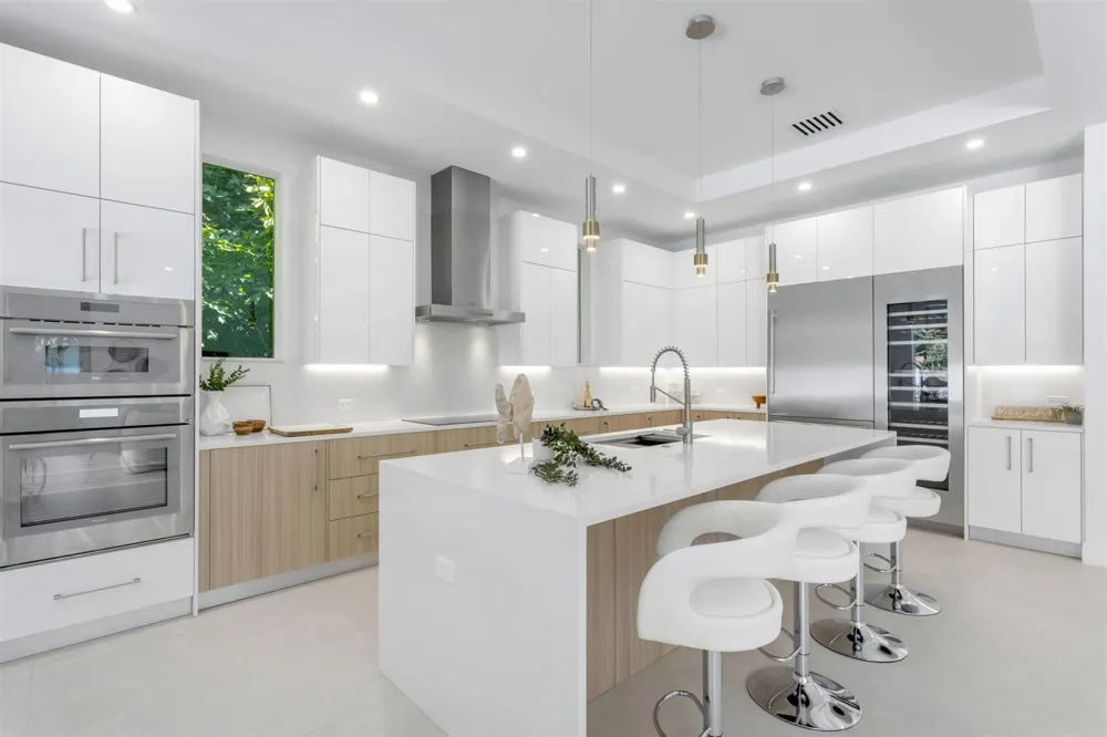 417 Lake Drive Delray Beach, FL 33444