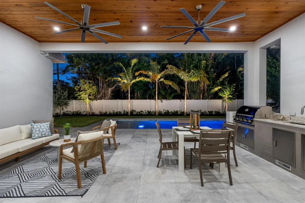 417 Lake Drive Delray Beach, FL 33444