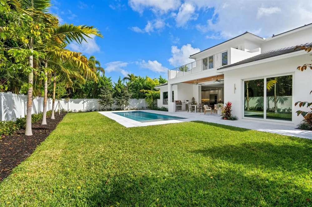 417 Lake Drive Delray Beach, FL 33444
