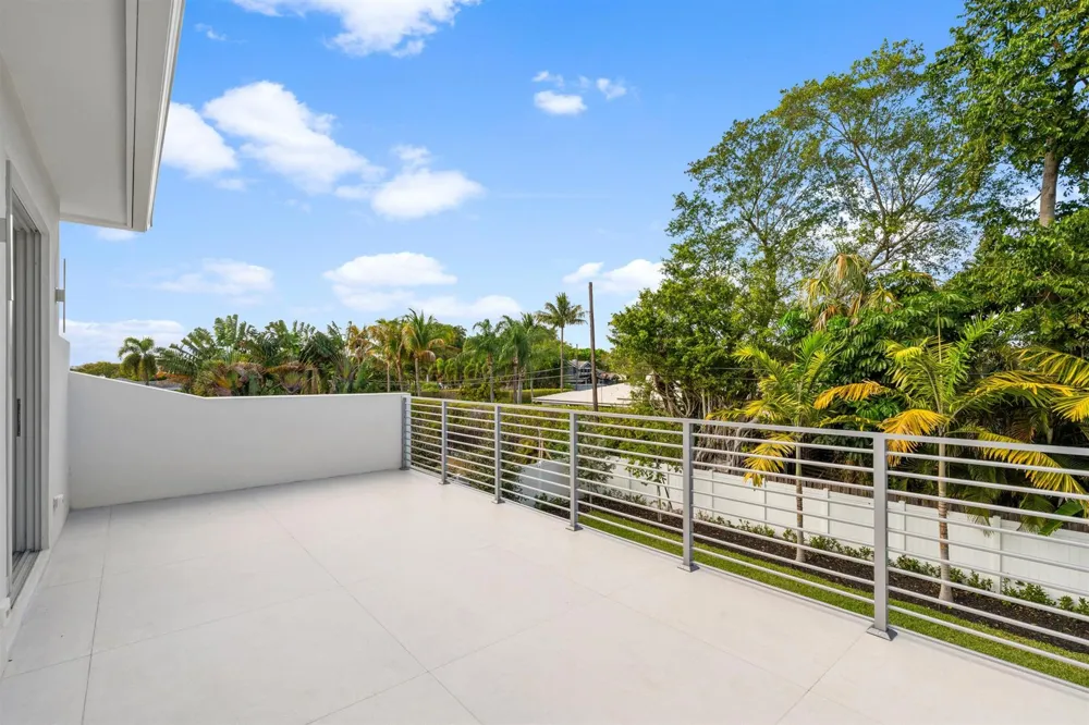 417 Lake Drive Delray Beach, FL 33444