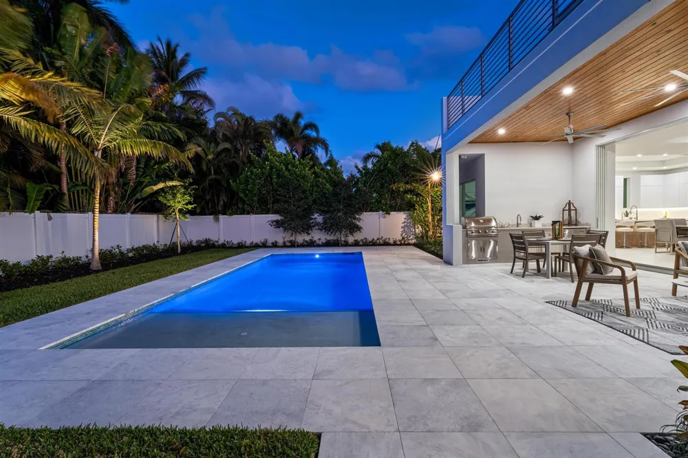 417 Lake Drive Delray Beach, FL 33444