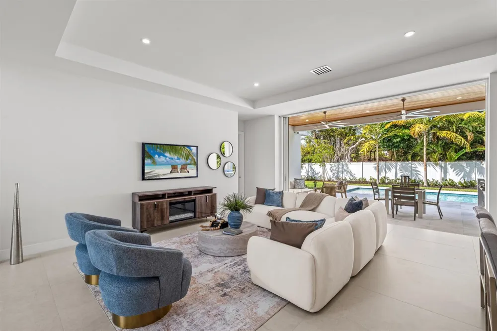417 Lake Drive Delray Beach, FL 33444