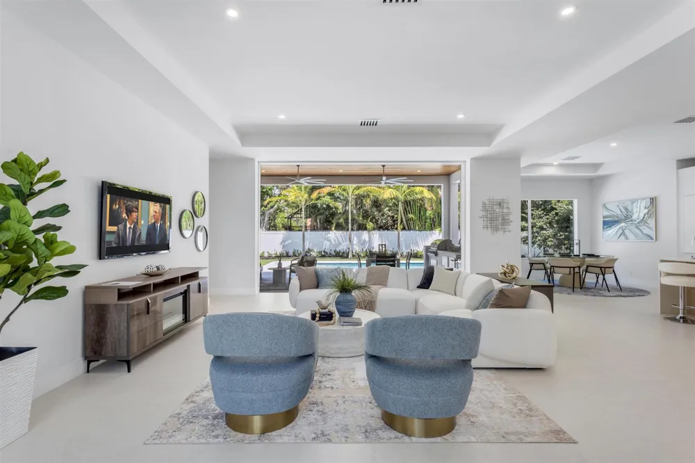 417 Lake Drive Delray Beach, FL 33444