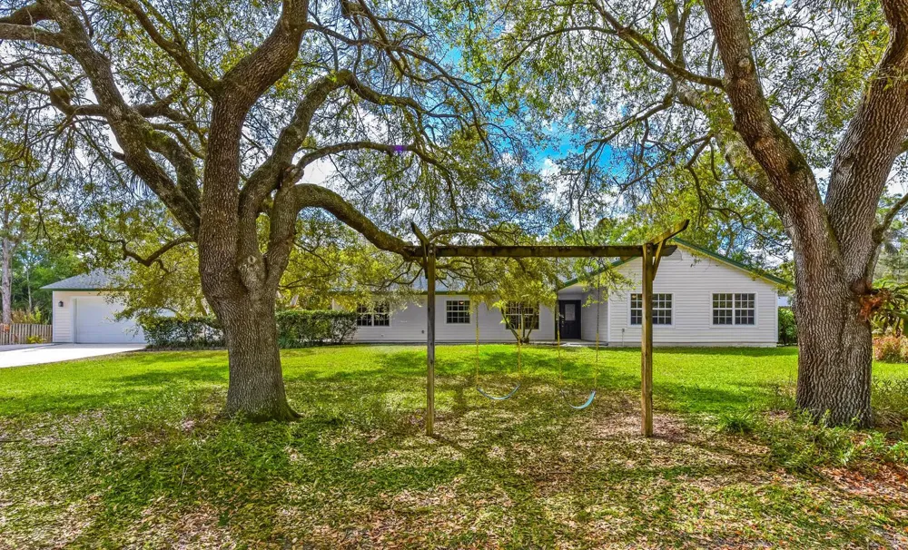 16244 E Downers Drive Loxahatchee, FL 33470