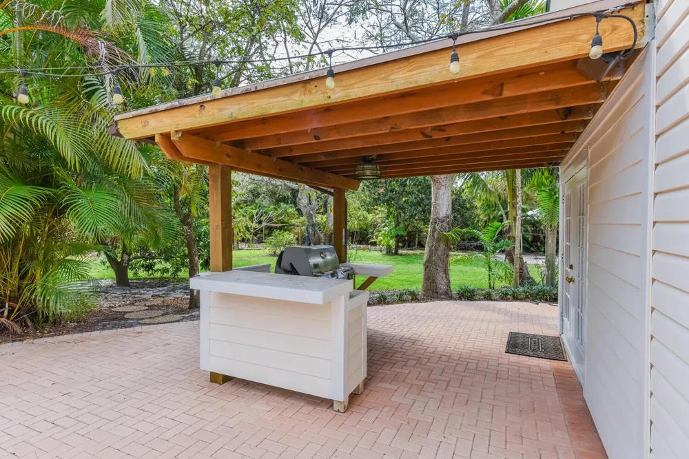 16244 E Downers Drive Loxahatchee, FL 33470