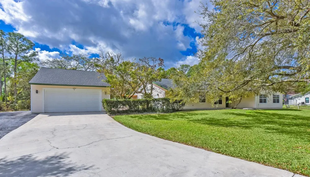16244 E Downers Drive Loxahatchee, FL 33470
