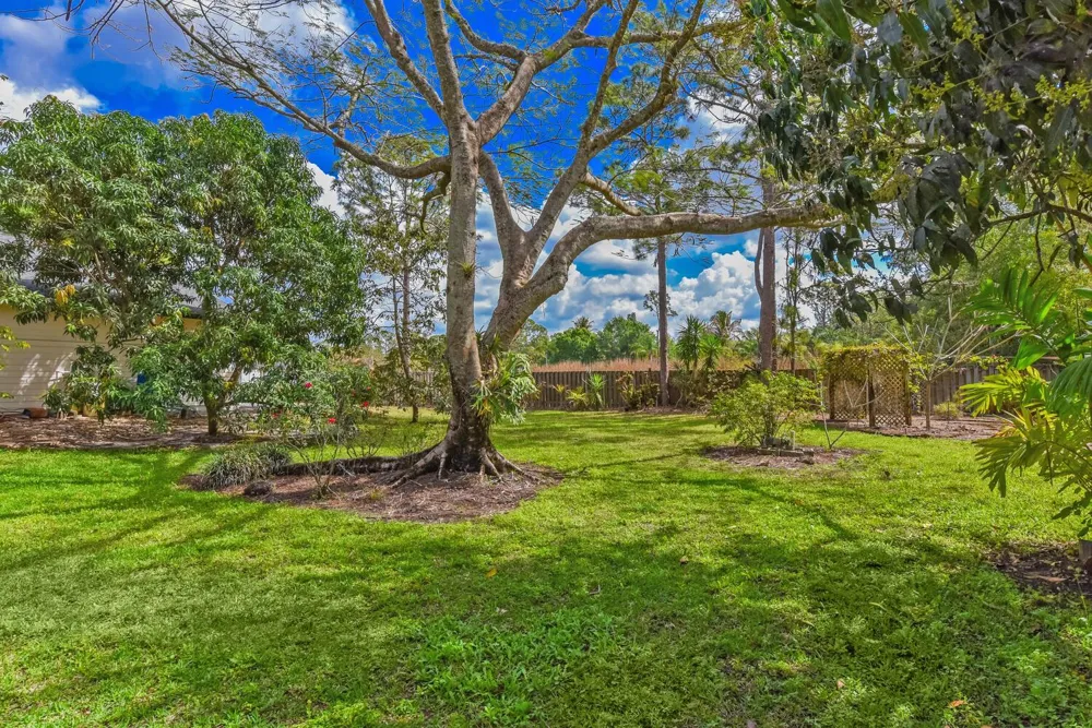 16244 E Downers Drive Loxahatchee, FL 33470