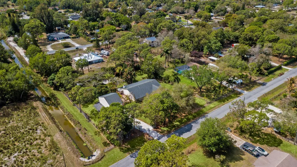 16244 E Downers Drive Loxahatchee, FL 33470