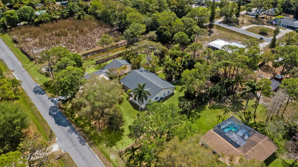 16244 E Downers Drive Loxahatchee, FL 33470
