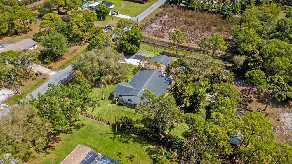16244 E Downers Drive Loxahatchee, FL 33470
