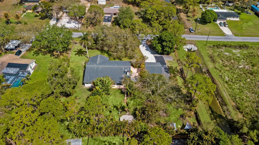 16244 E Downers Drive Loxahatchee, FL 33470