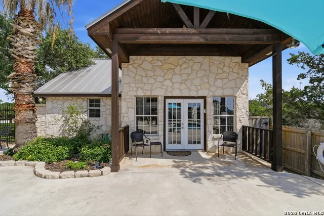 100 Indian Paint Brush Trl. Concan, TX 78838