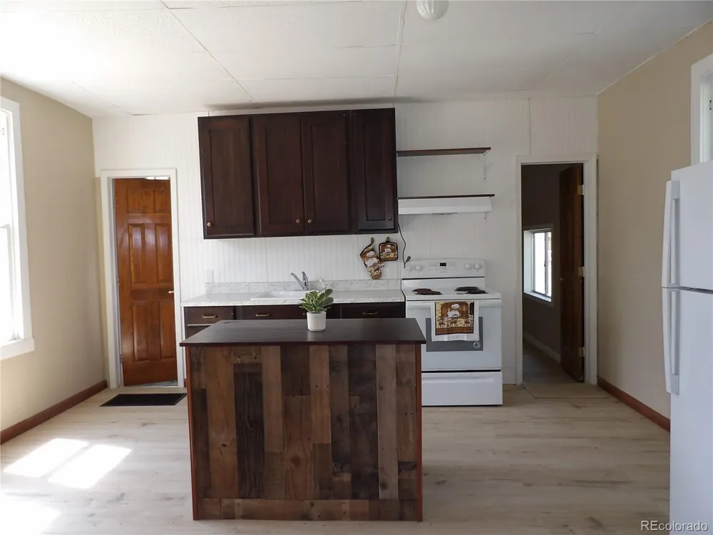 324 Lewis Avenue La Junta, CO 81050