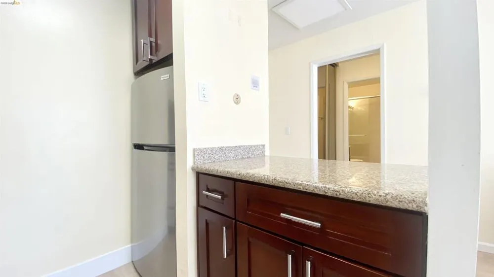 2 Commodore Drive #D273 Emeryville, CA 94608