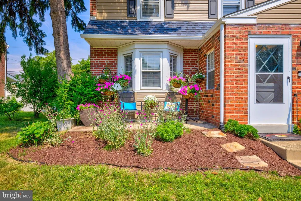 560 HOLMES ROAD Morton, PA 19070