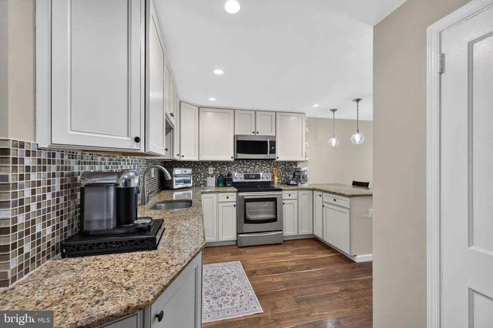 560 HOLMES ROAD Morton, PA 19070