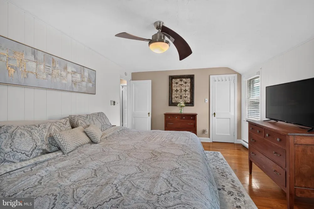 560 HOLMES ROAD Morton, PA 19070