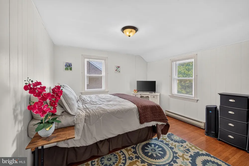 560 HOLMES ROAD Morton, PA 19070