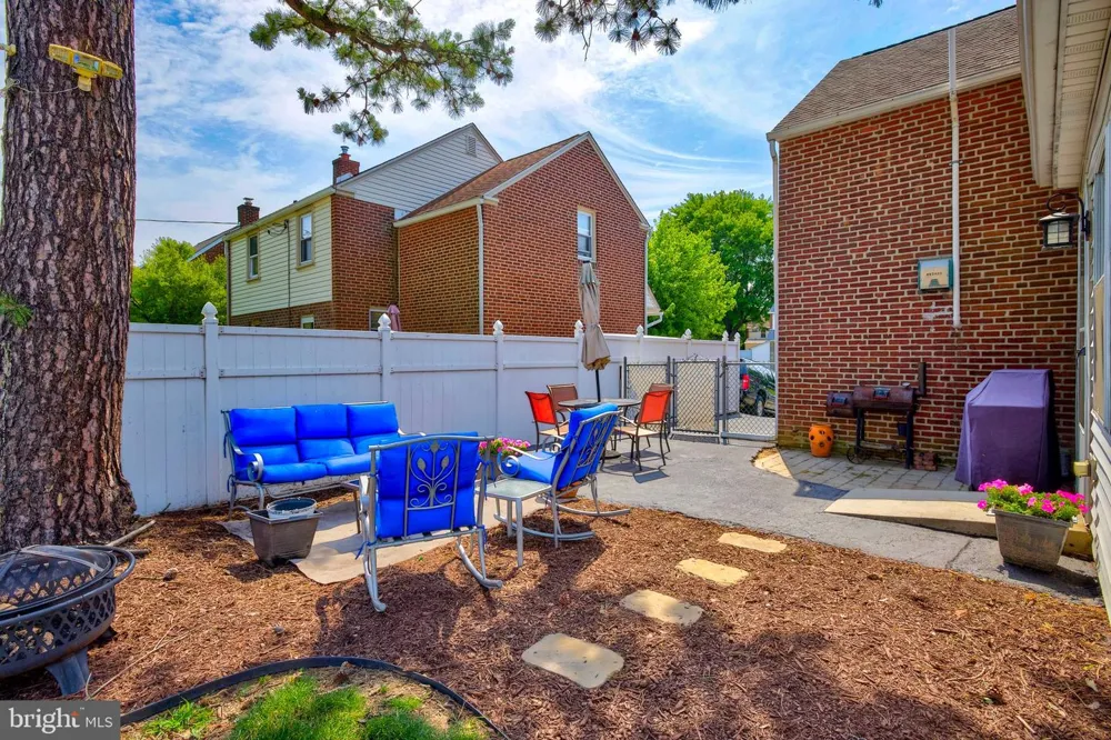 560 HOLMES ROAD Morton, PA 19070