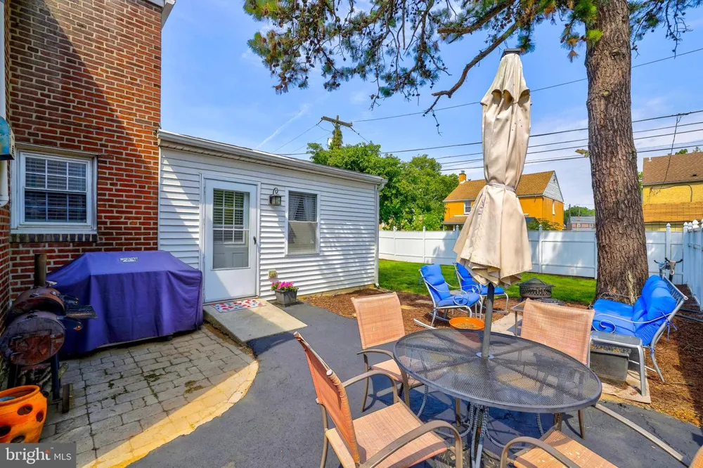 560 HOLMES ROAD Morton, PA 19070